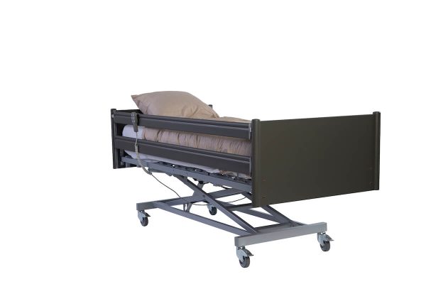 Bock Belluno Hoog laag bed opgemaakt zijkant omhoog